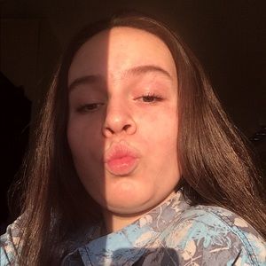 Meet your Posher, Andrea